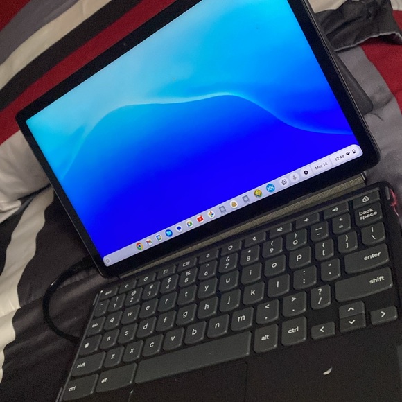 Lenovo ChromeBook used 1 time and is in good condition - Picture 5 of 5